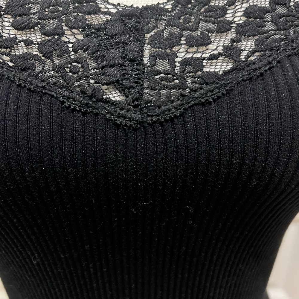 *New By Together Black Lace Trim seamless stretch tank sz S/M - Picture 3 of 6